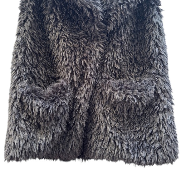 Johnny Was Pete & Greta faux fur vest - Picture 3 of 7
